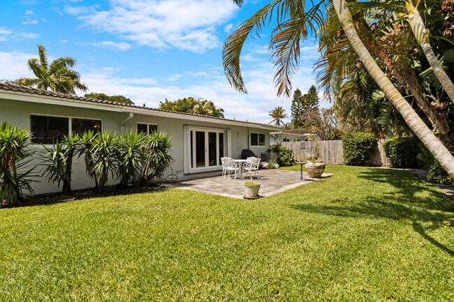 Building Photo - 1911 NE 27th St