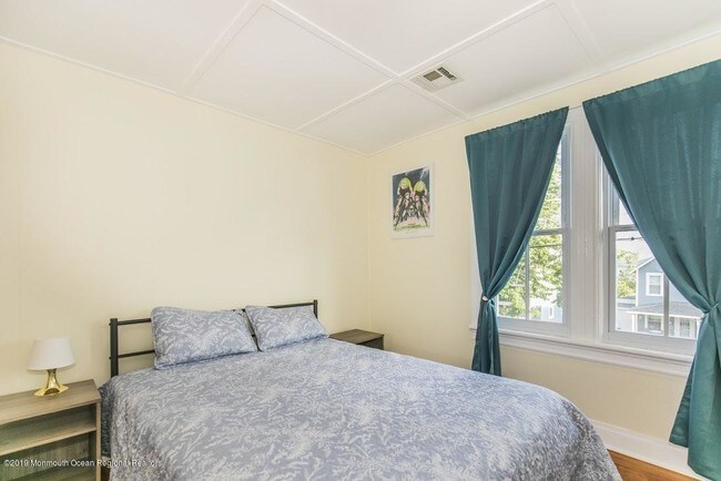 Building Photo - 105 Webb Ave