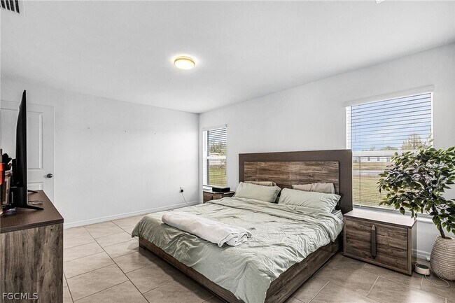 Building Photo - 4007 San Clemente Ct