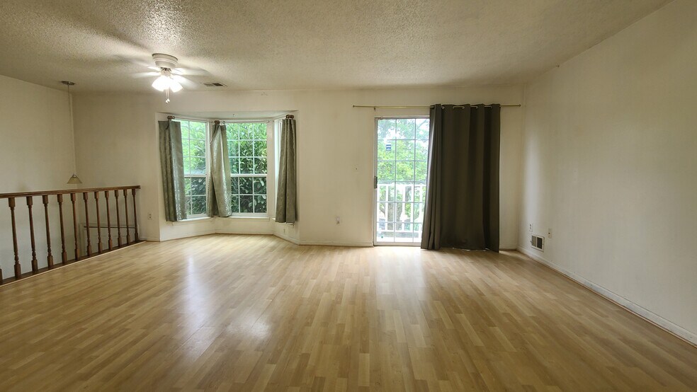 Primary Photo - 15 Cherry St