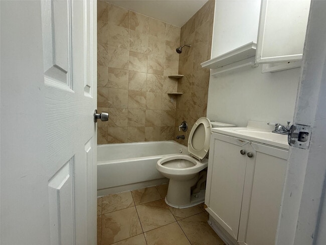 Building Photo - 1853 SW 17th St