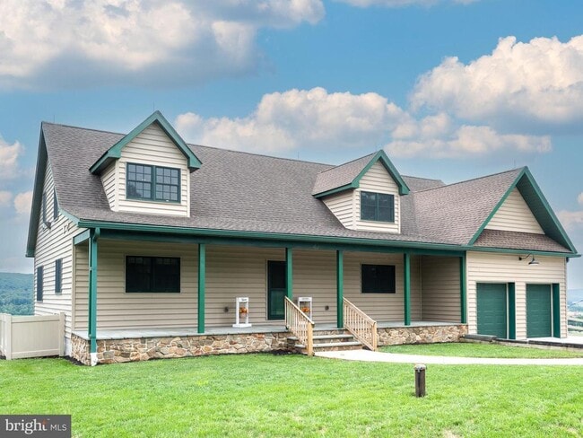Building Photo - 42 Pine Grove Ln
