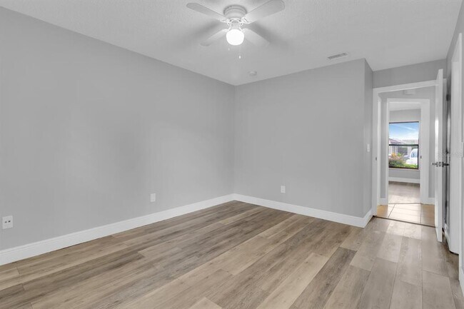 Building Photo - 907 Park Villa Cir