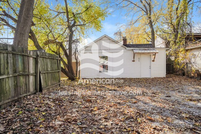 Building Photo - 820 Penn St