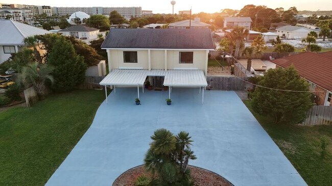 Building Photo - 723 Sailfish Dr