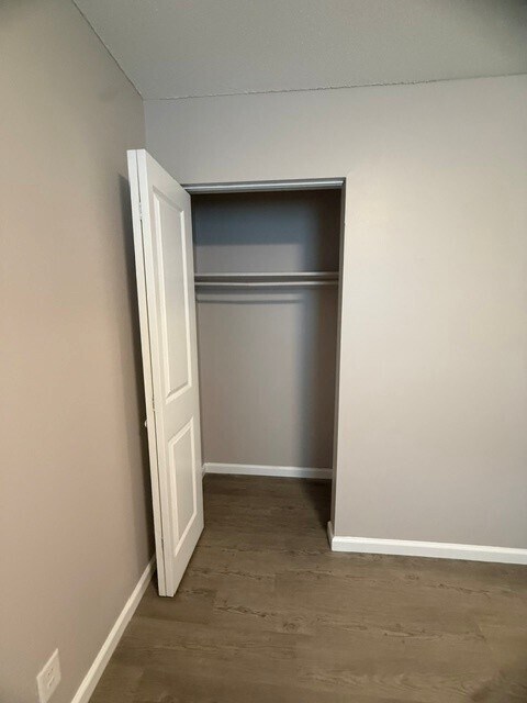 Building Photo - 1602 Kings Way