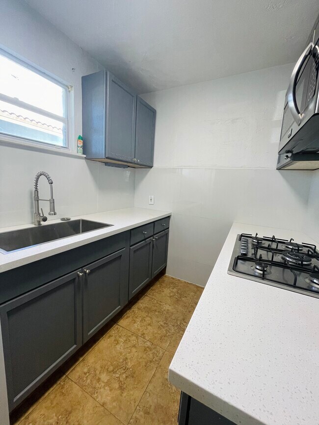 Building Photo - 3137 SW 23rd Ter