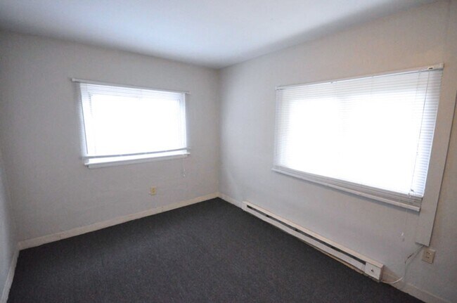 Building Photo - 207 E Lane Ave