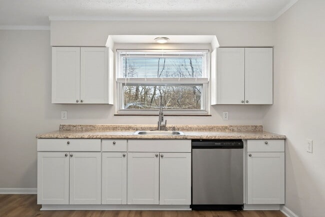 Building Photo - 1930 Stevens Ave