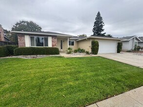 Building Photo - Beautiful Home, Coming SOON! Great Neighbo...