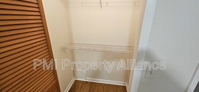 Building Photo - 406 Whitewing Cir