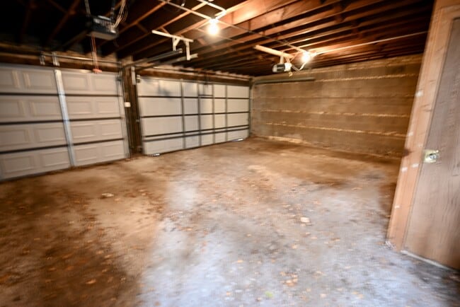 Building Photo - 1113 W Lill Ave