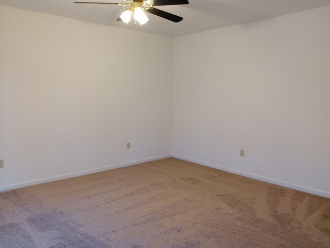 Building Photo - 2416-2418 Calder Ct.