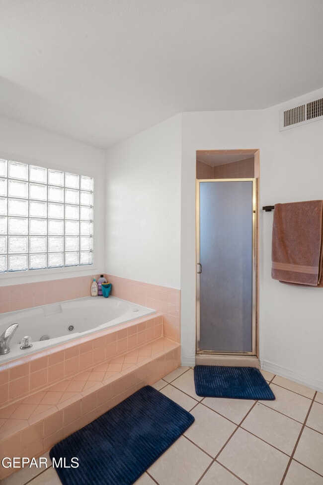 Building Photo - 6205 La Posta Dr