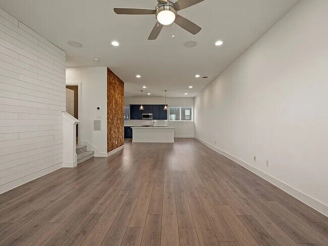 Building Photo - 1733 W Cantey St