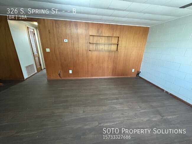 Building Photo - 326 S Spring St