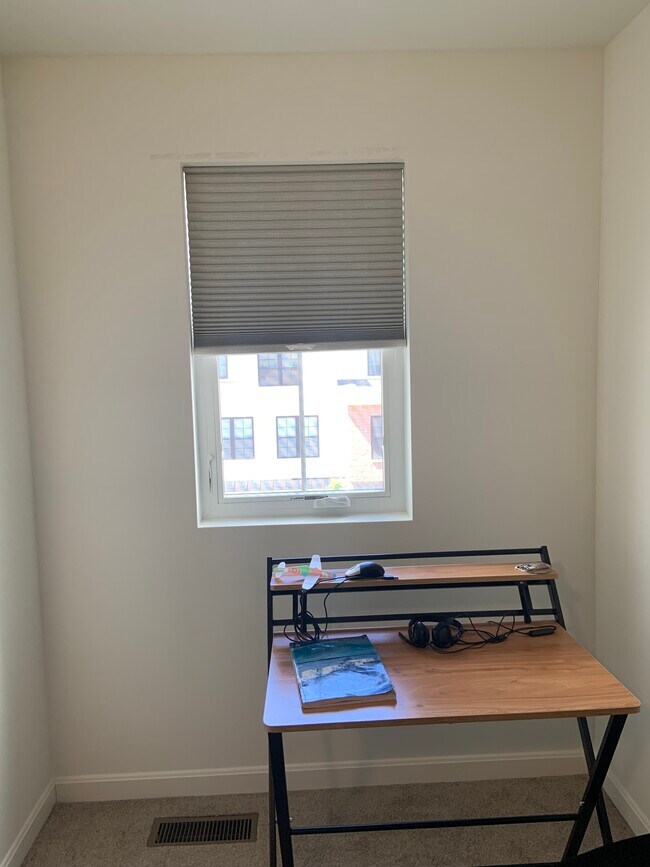 Bedroom 2 - 304 Thurgood Dr