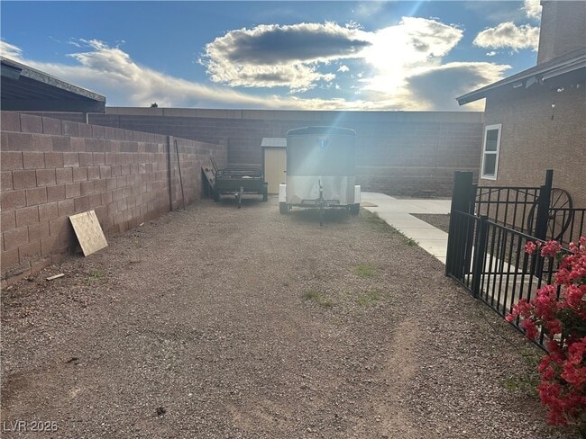 Building Photo - 820 Bergamont Dr