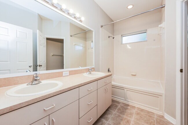 Building Photo - 9707 Patrician Dr