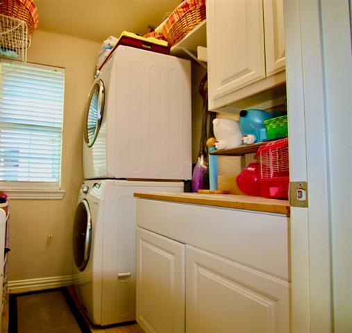 Building Photo - 2734 Greenway Dr