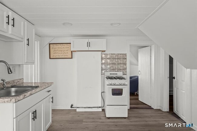 Building Photo - 316 Wilson St