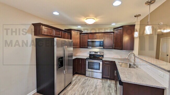 Building Photo - 518 Sourwood Dr