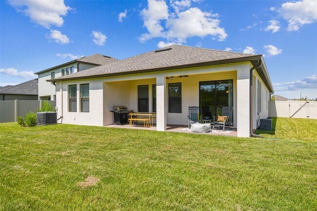 Building Photo - 9571 Little Bluestem Dr