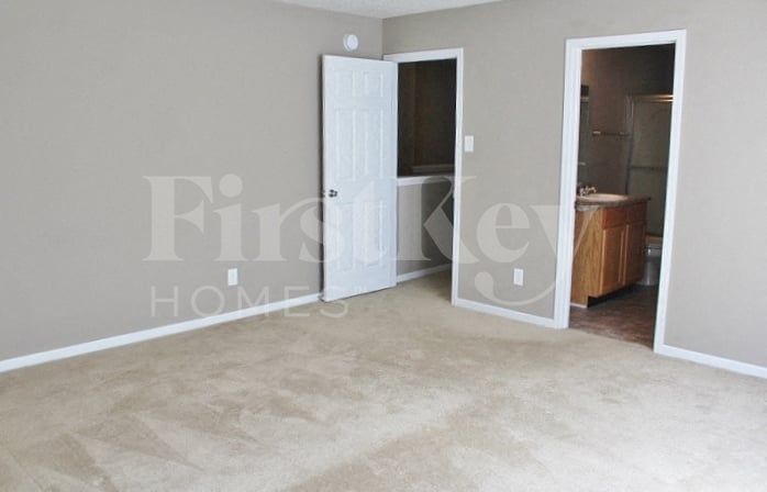 Building Photo - 920 Indigo Dr
