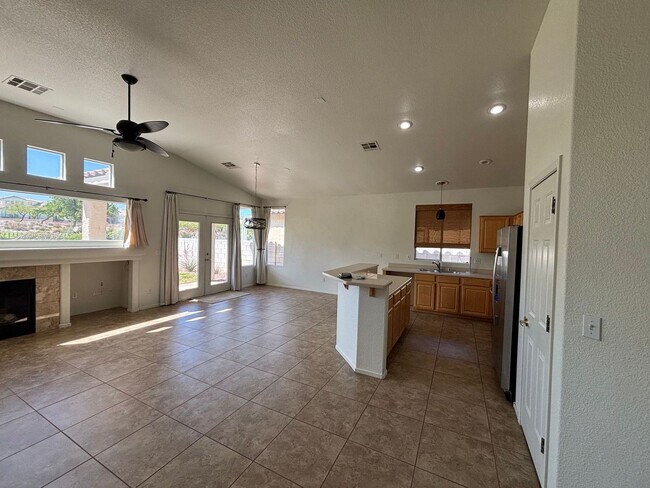 Building Photo - Seven Hills Single-Story 3 Bed 2 Bath Scenic Greenbelt Views