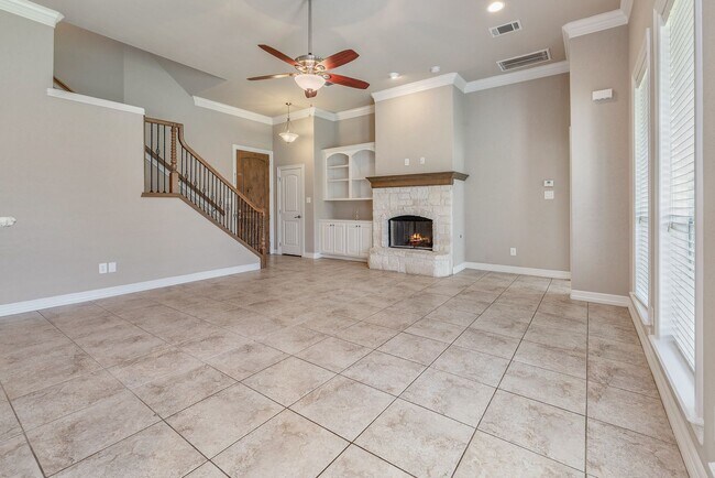 Building Photo - Available for September Move In! Spacious ...