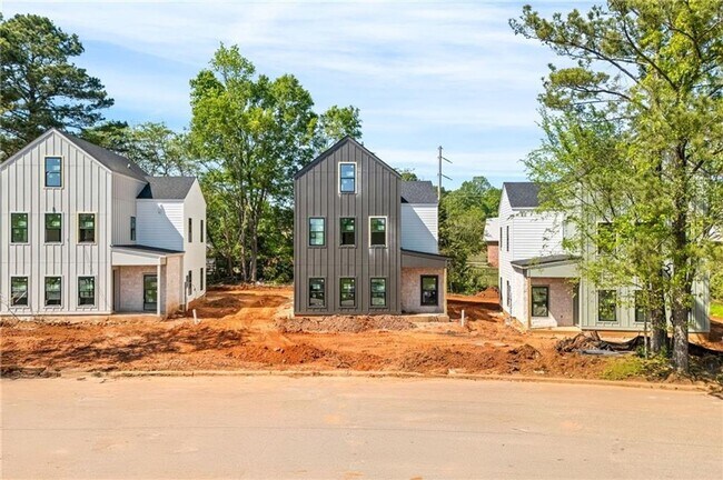 Primary Photo - Awesome New Construction 5BR House Close t...