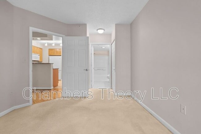 Building Photo - 3101 N Hampton Dr
