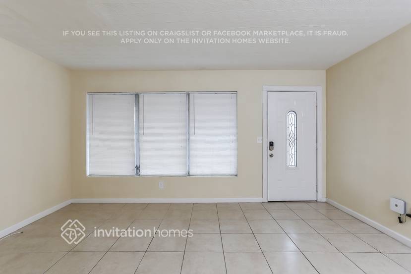 Building Photo - 3111 NE 9th Ave