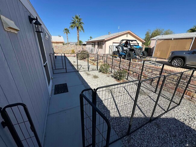 Building Photo - 13432 E 53rd St