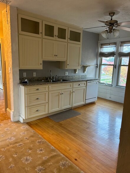 Building Photo - 417 Nicolet Blvd