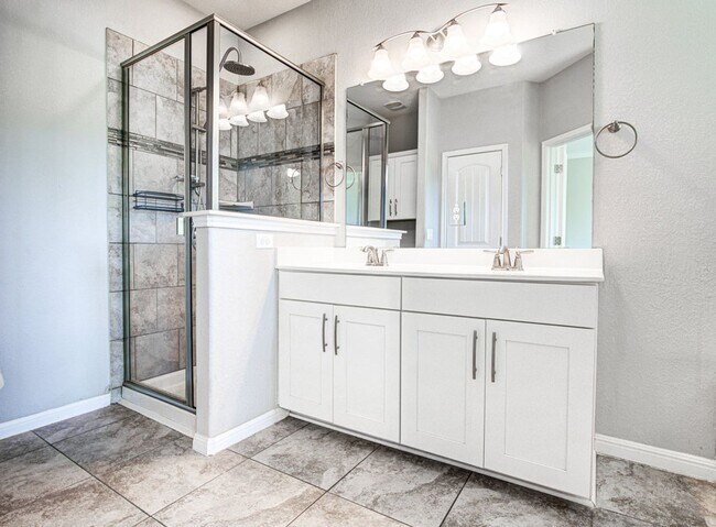 Building Photo - Cute as a Button 3/2.5 home in Parmer Village Townhomes, move-in ready!