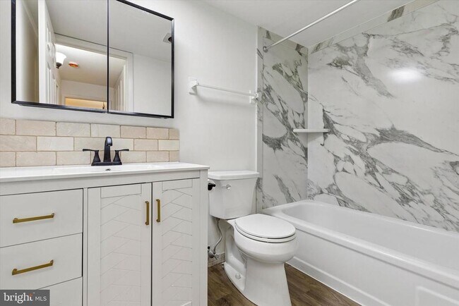 Building Photo - 521 Old Forge Crossing