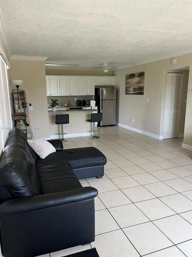 Building Photo - 898 NW 45th Ave