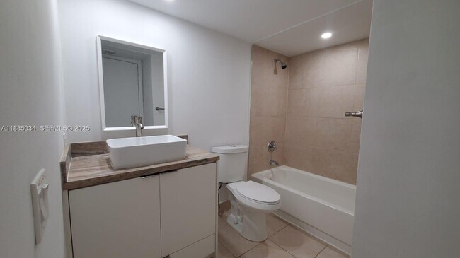 Building Photo - 8160 Geneva Ct