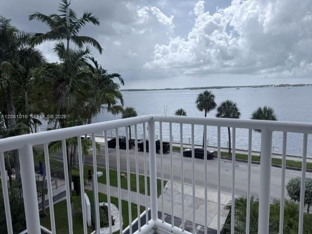 Building Photo - 1440 Brickell Bay Dr