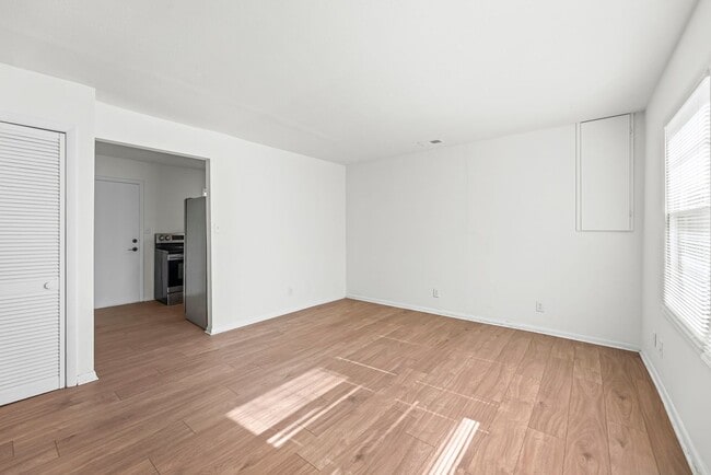 Building Photo - Tiehen Realty - Booth