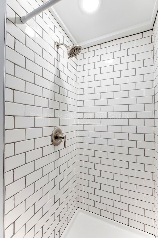 Building Photo - 3714 Kipling Ave