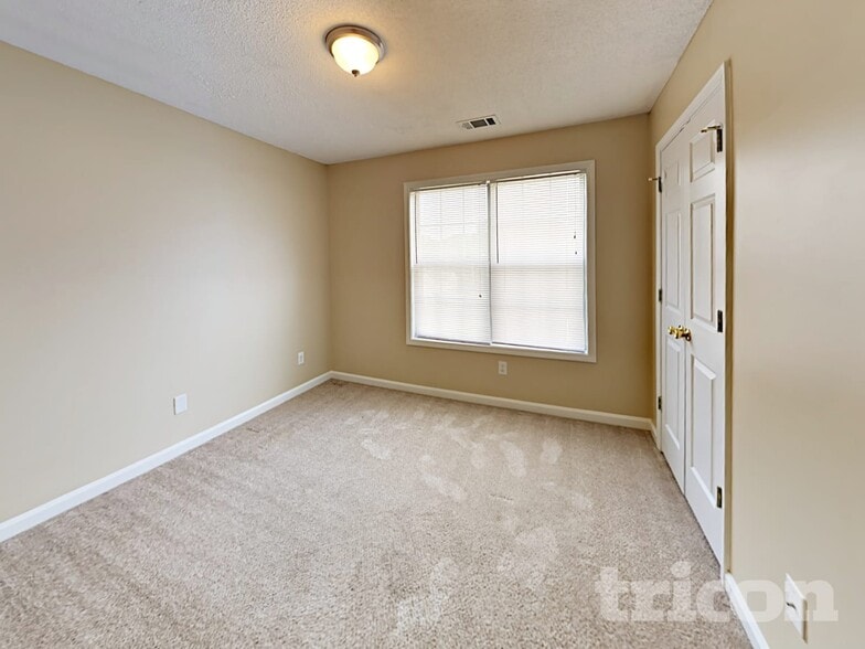 Building Photo - 2230 Telluride Dr