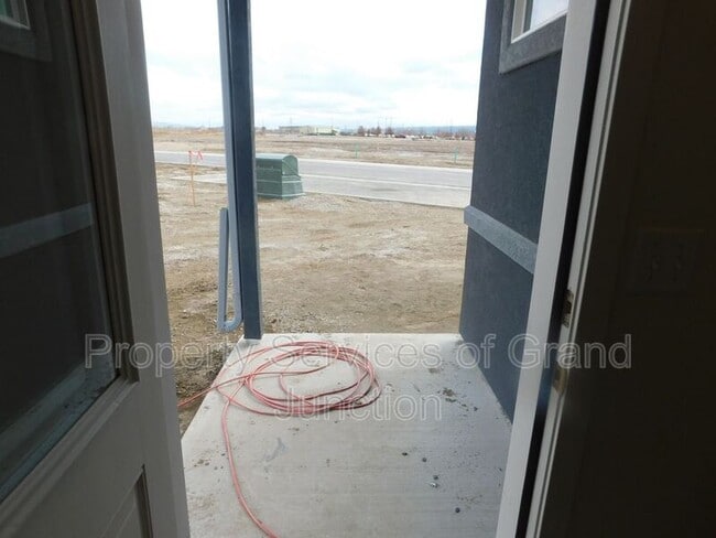 Building Photo - 2364 Canyon Ct