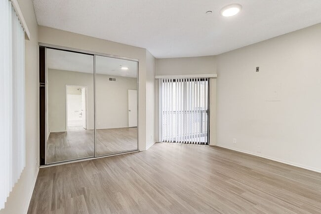 Interior Photo - 747 Gayley Ave