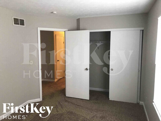 Building Photo - 875 Millers Run Ct