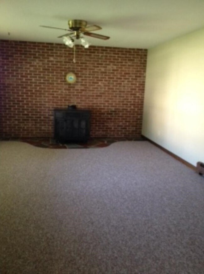 Building Photo - 291 Ruth Rd