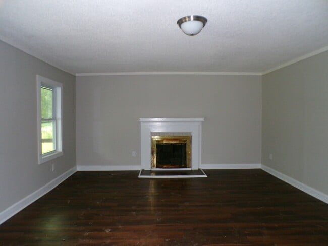 Building Photo - 5223 Loop Rd