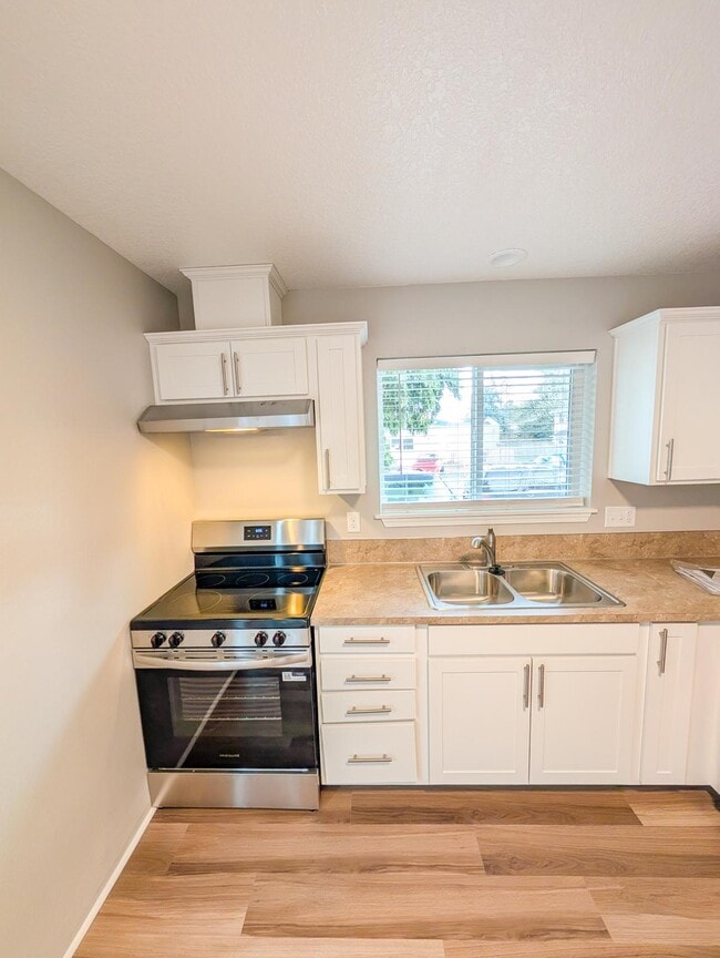 Building Photo - 5623 SE 84th Ave