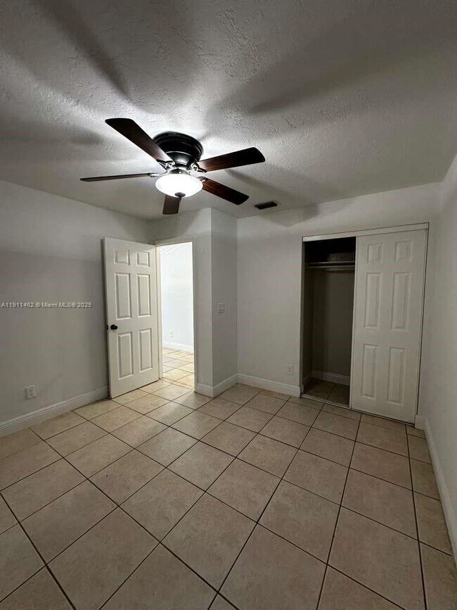 Building Photo - 802-804 NW 10th St